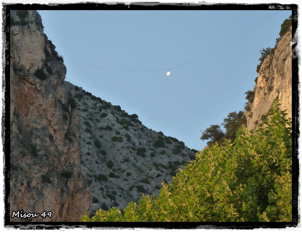 MOUSTIERS-SAINTE-MARIE