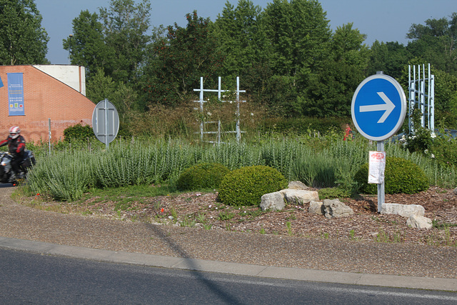 Côté sud avec rocaille façon garrigue