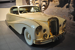 Louwman Museum – 1955 Daimler DK400 "Golden Zebra" Coupé