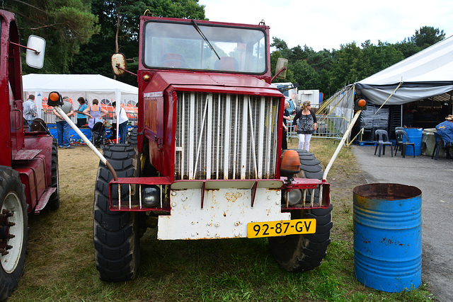 Oldtimerfestival Ravels 2013 – Latil tractor