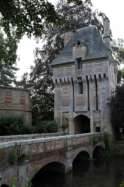 Entrée du château de Fervaques - Calvados