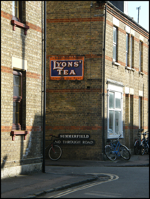 Lyons' corner shop