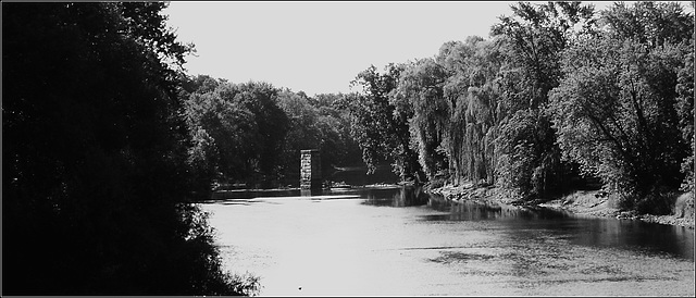 Grand River Rail Bridge Ruin