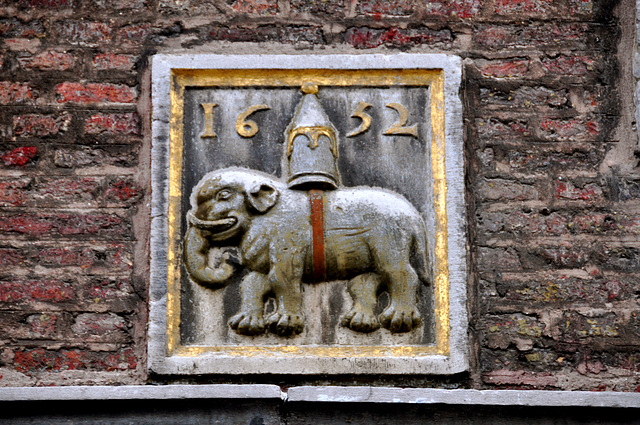 1652 Gable stone of an elephant