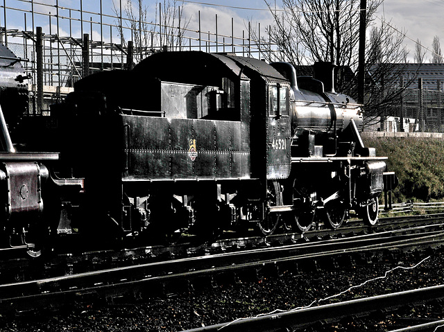 46521 in the Up siding at Loughborough