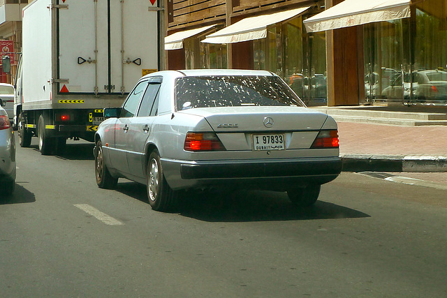 Dubai 2012 – Rare W124 Mercedes-Benz 400 E