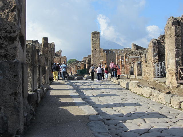 Pompeii street