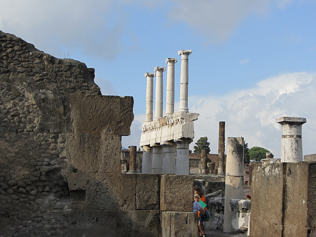 Views of Pompeii