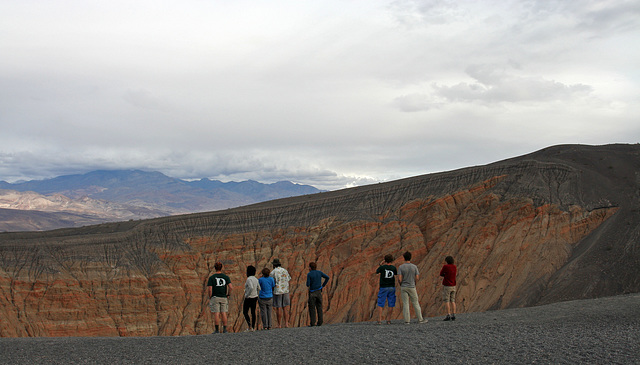 Ubehebe Crater - Dartmouth Visitors (3387)