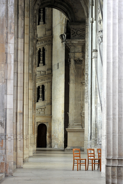 Bas-côté de la nef de la collégiale de Gisors