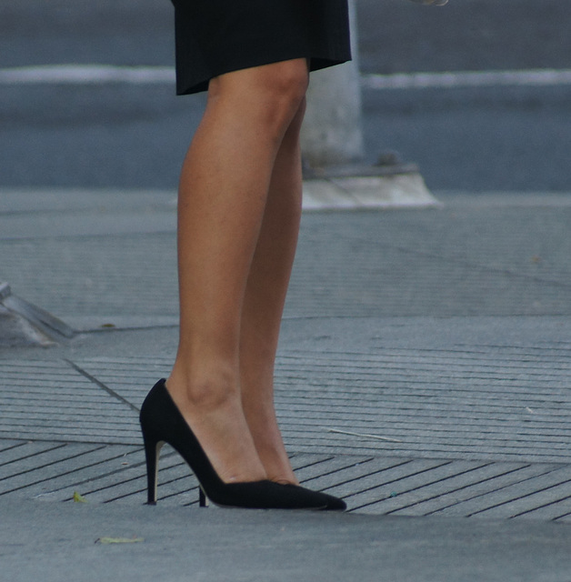 heels walking  (F)