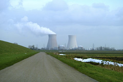 Zeeuws-Vlaanderen – Nuclear power station Doel and the dyke