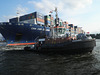 Schlepper vor CMA CGM COLUMBA