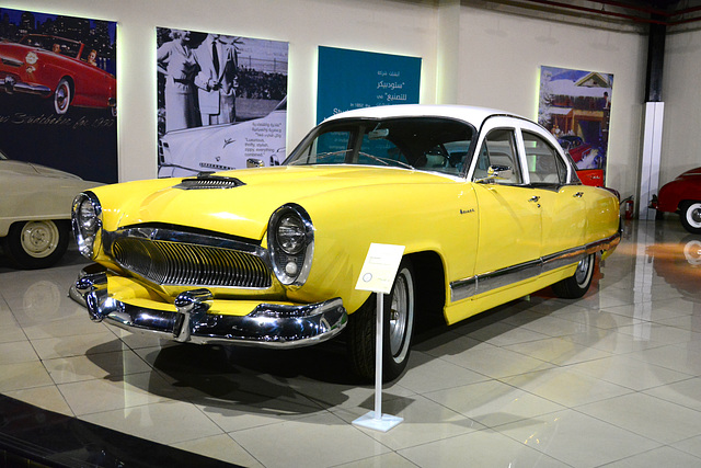 Sharjah 2013 – Sharjah Classic Cars Museum – 1954 Kaiser Manhattan