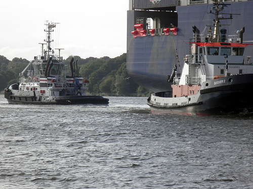 Schlepper u. Bugsierer im Einsatz