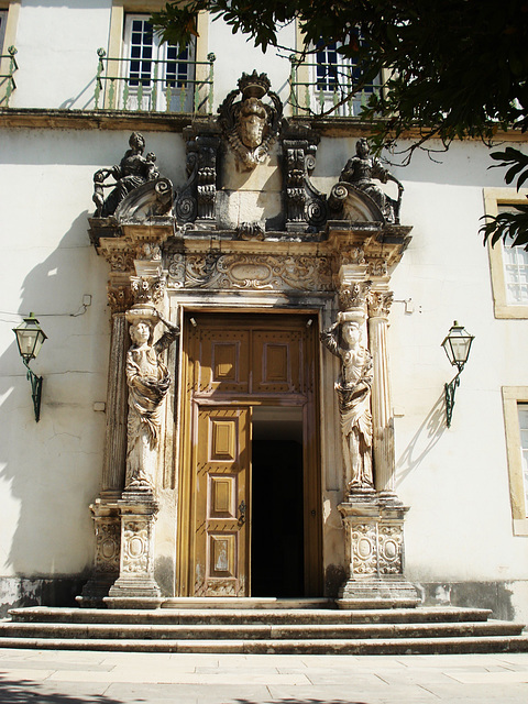 Colégio de São Pedro, Portal