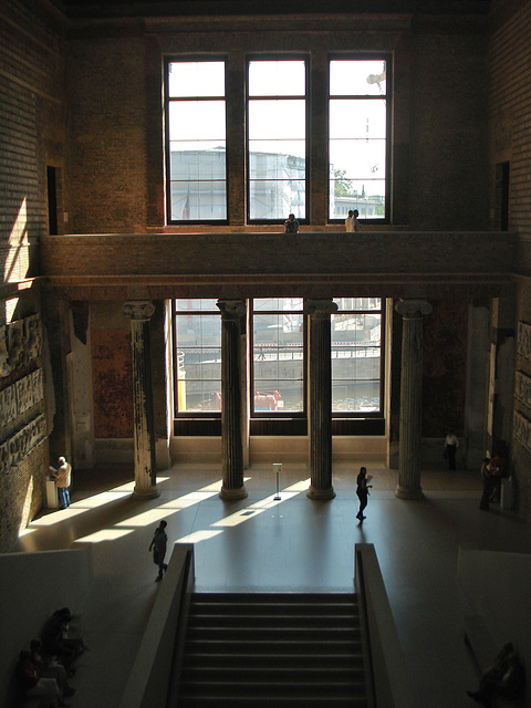 Neues Museum, Interior