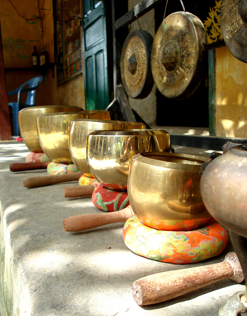 Singing bowls