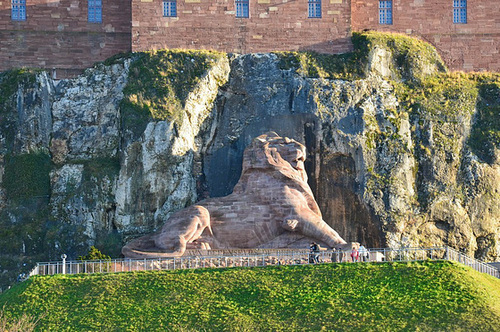 Sous un autre angle, le Lion de Belfort en Franche-Comté