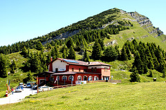 Passo Tremalzo, Albergo Garda. ©UdoSm