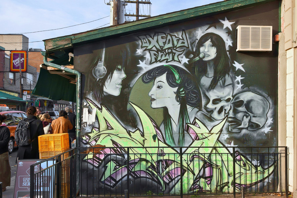 Oxford Fruit – Nassau Street at Augusta Avenue, Toronto, Ontario
