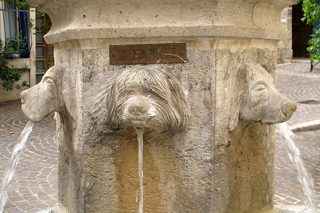 Fontaine à Cahors (Lot, France)