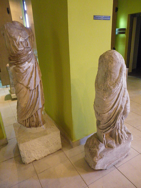 Durostorum : statues de notables.