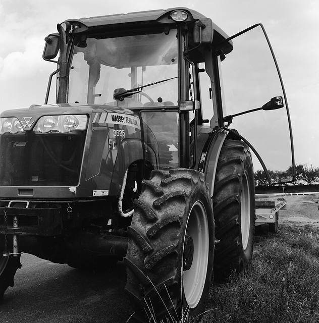 Tractor_Massey Ferguson