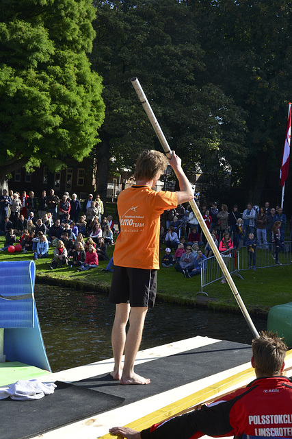 Leidens Ontzet 2013 – Fierljeppen – Preparing