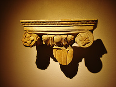 Corinthian capital (plaster)