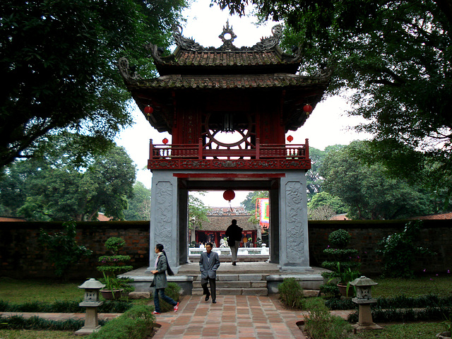 inner gate, first courtyard