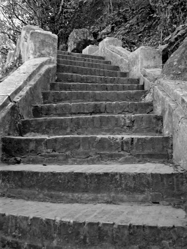 stairs to mount Phousi