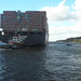 Heckschlepper bei Containerschiff  ZIM ANTWERP