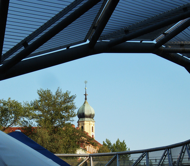 Turm der Franziskanerkirche von der Murinsel