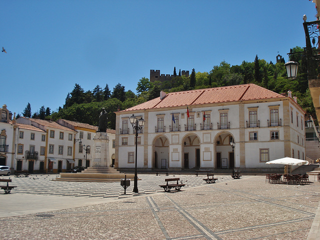 Tomar, Praça da República with Paço de Concelhos