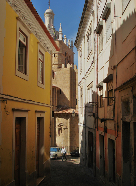 laneway to Sé Velha