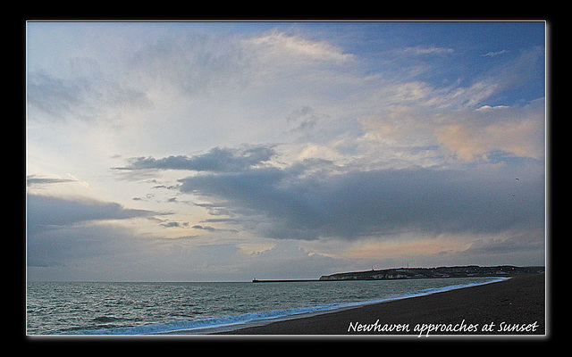 Newhaven approaches at Sunset - 19.12.2013