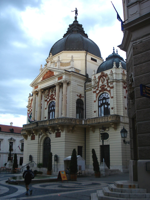 Pécs, Király utca, Stadttheater, alter Teil