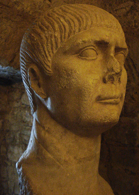 Roman statue head_3, Cryptoporticus