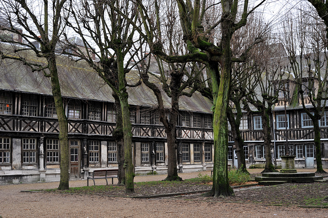 Aître Saint-Maclou à Rouen