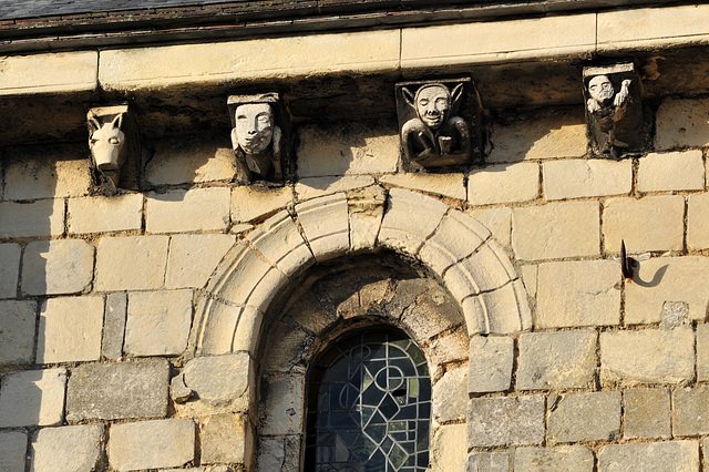 Modillons de l'abbatiale de Graville