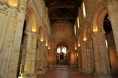 Nef de l'église abbatiale de Graville