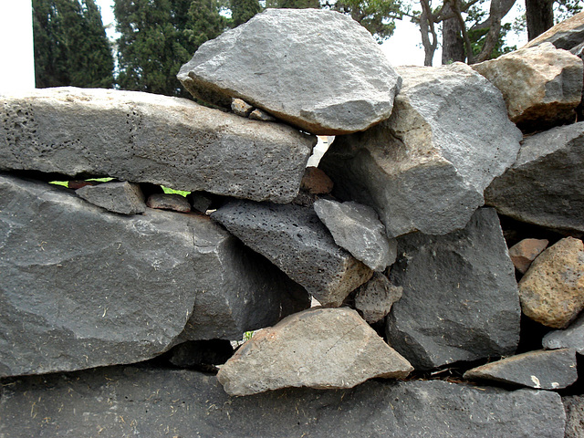 dry stone wall, Old Lutheran Cemetery