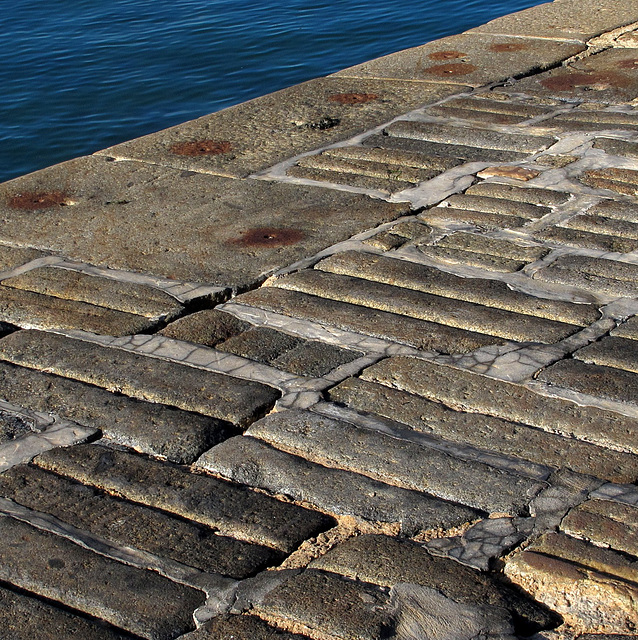 Pavés à Saint-Malo (Ile-et-Vilaine, France)