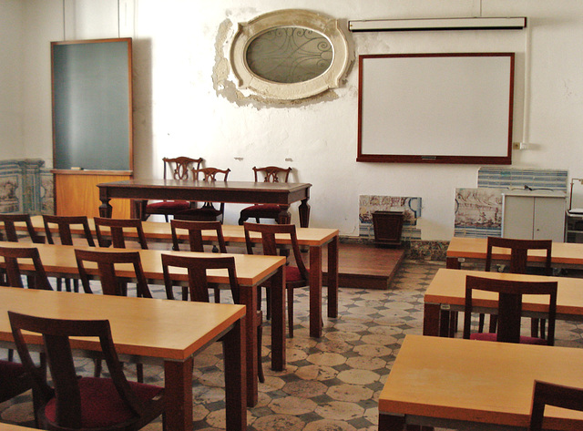 Class room, Gerais