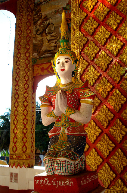 Wat Chom Khao Manilat, Huay Xai_2
