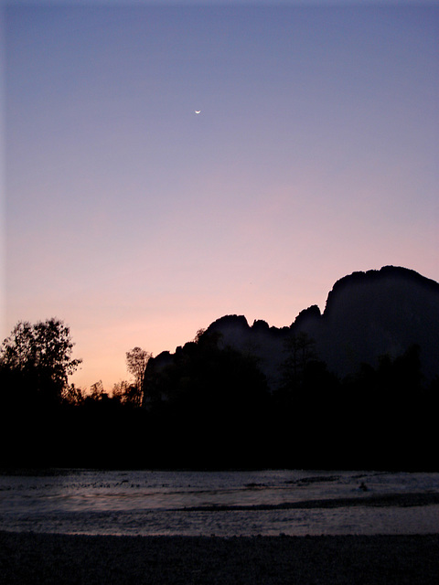 Nam Xong river at dusk_2