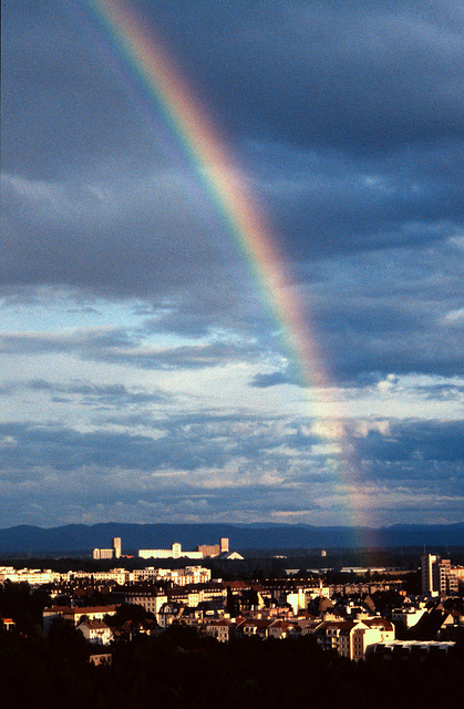 Arc en ciel sur Strasbourg port du Rhin