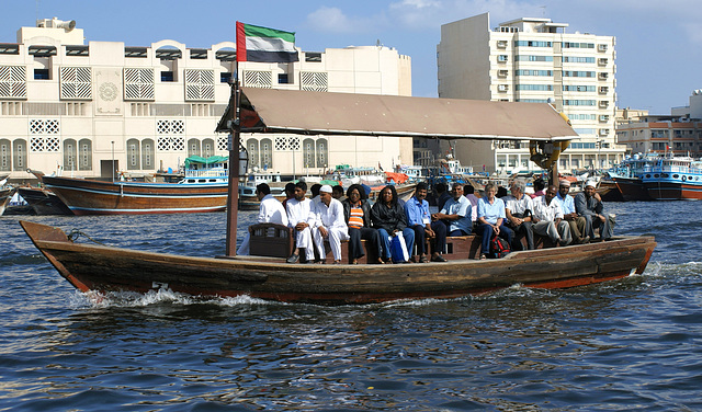 Abra im üblichen Betrieb als Wassertaxi am Creek. ©UdoSm