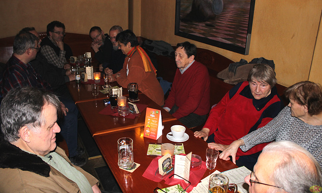 2013-11-22 04 eo-kutimtablo en Dresdeno